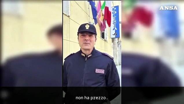 Poliziotti salvano un uomo che tenta il suicidio, gioia incommensurabile
