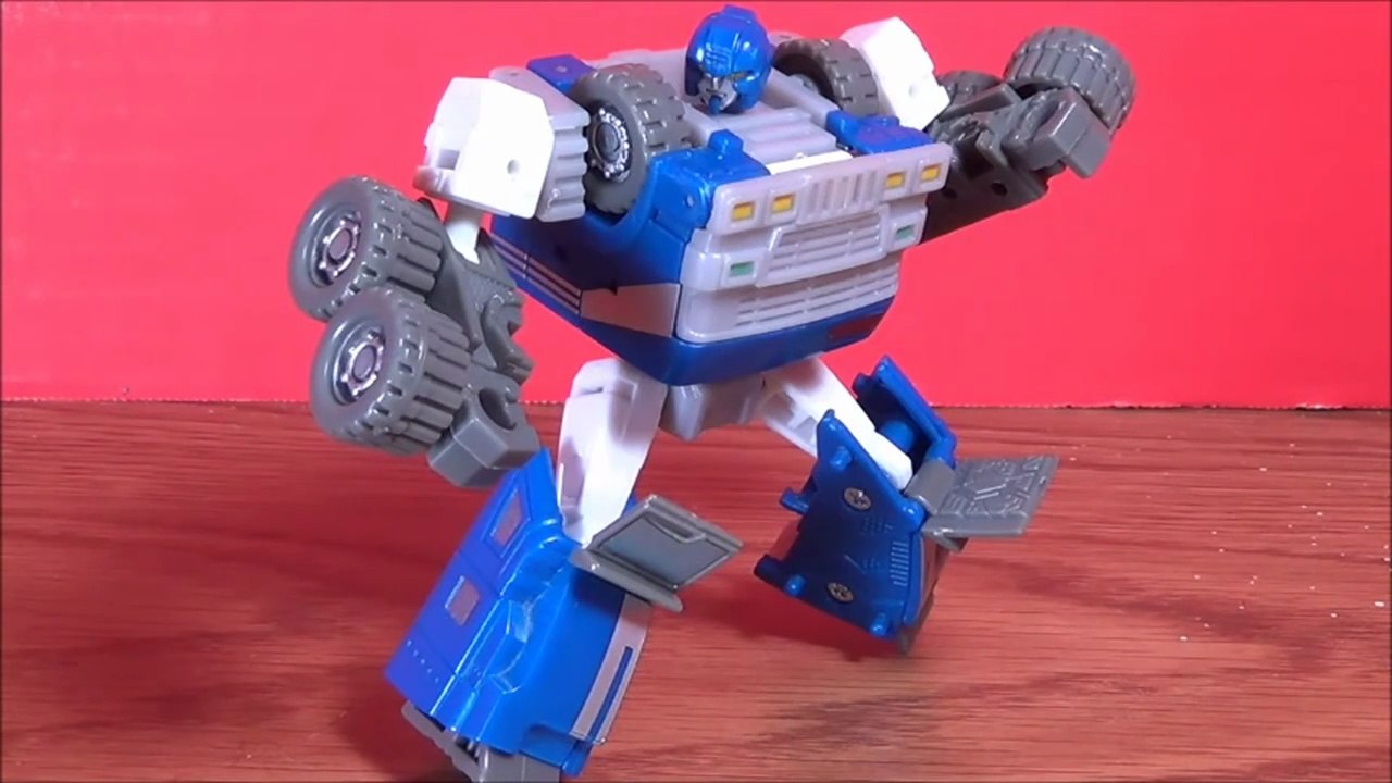 TRANSFORMERS: Cybertron ARMORHIDE | Canadia' Reviewer Ep#189
