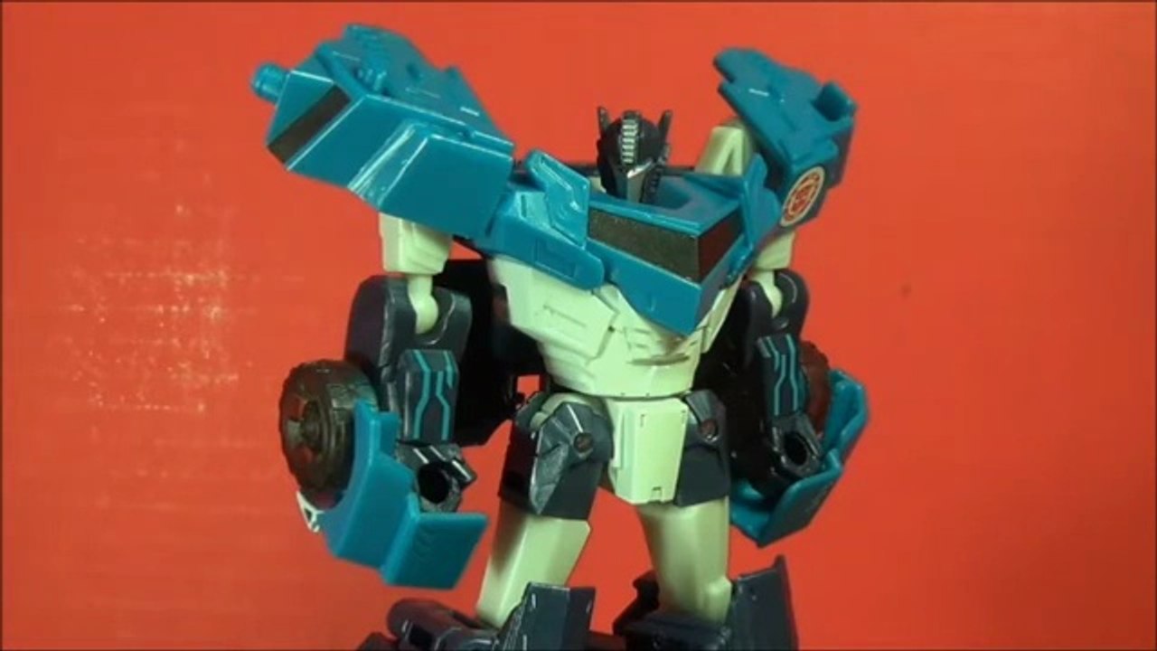 TRANSFORMERS: Robots in Disguise Blizzard Strike OPTIMUS PRIME | Canadia' Reviewer Ep#192