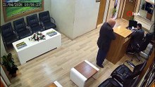 Belediye personeline satırlı saldırı kamerada!