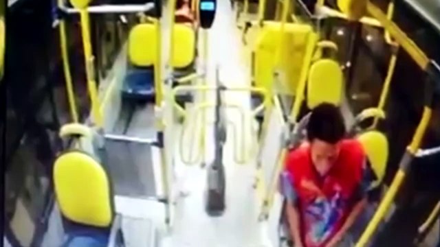 Casal é Preso 24 Horas Após Assalto a Ônibus no Centro do Recife: Investigação de Outros Crimes em Andamento