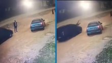 Hafif ticari aracıyla husumetlisine çarpıp ağır yaraladı; o anlar kamerada