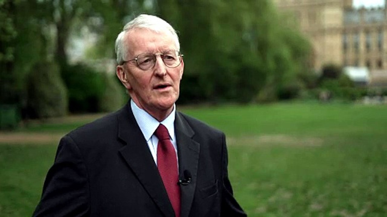 Govt Minister: PM has 'nothing to hide'