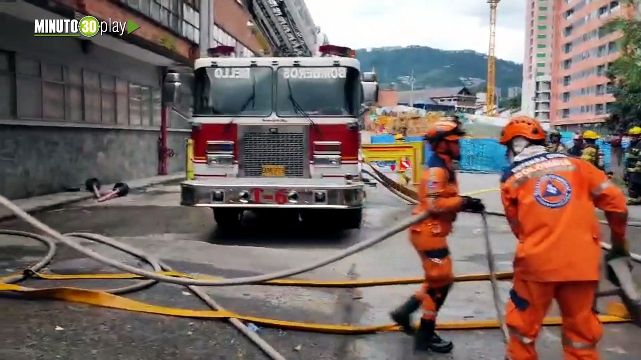 [IMÁGENES IMPACTANTES] Así se vivió el incendio en Itagüí desde adentro: bomberos arriesgaron sus vidas