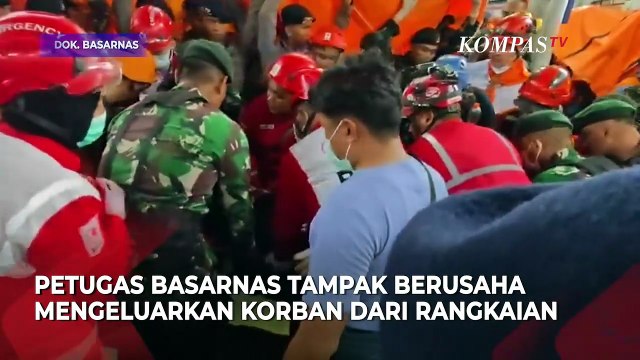 Dramatis! Evakuasi Korban Tabrakan Kereta Argo Bromo Anggrek & KRL di Bekasi Timur