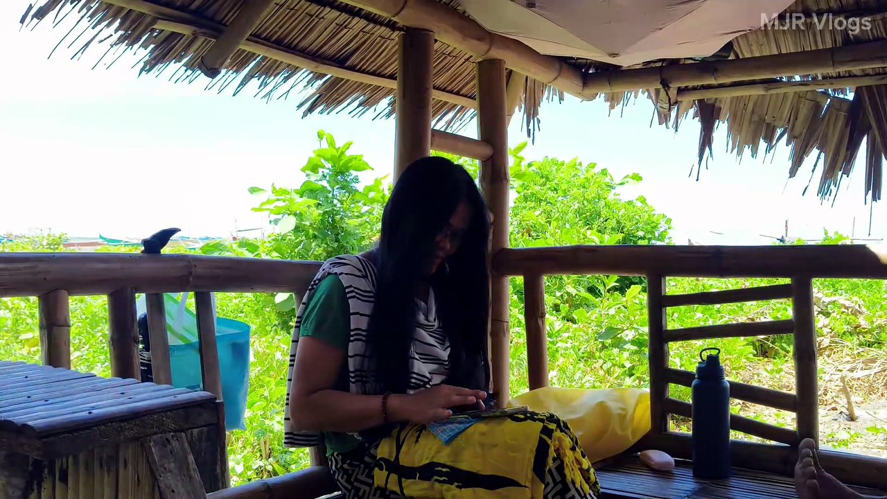 No Cooking And Just Chilling During Our Afternoon At The Hut