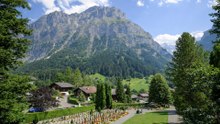 Grindelwald 4K 60fps: A Charming Village in Switzerland