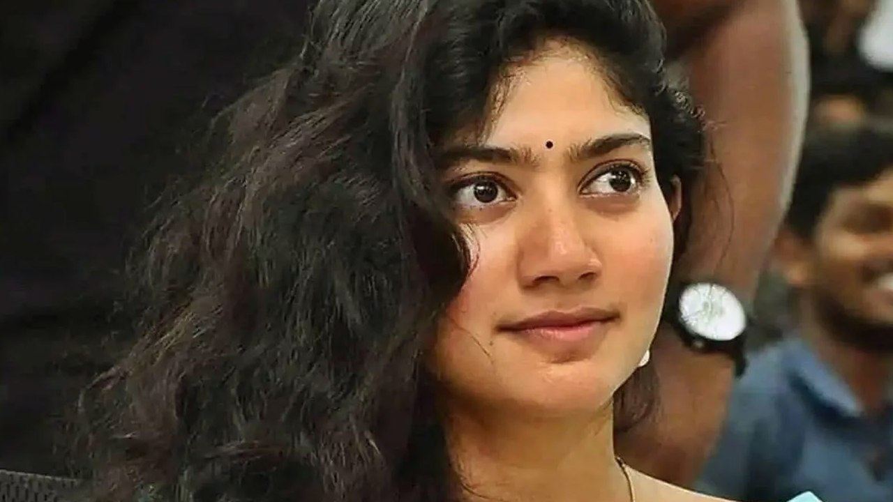 ನ್ಯಾಚುರಲ್​ ಬ್ಯೂಟಿ - ಕನಕವತಿ ಮಧ್ಯೆ ಪೈಪೋಟಿ..! ಸಾಯಿ ಪಲ್ಲವಿಯ ಆಫರ್​ ಕಿತ್ತುಕೊಂಡ್ರಾ ರುಕ್ಮಿಣಿ..?