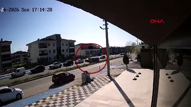 Tekirdağ'da korkunç kaza! Otomobiln 25 metre boyunca taklalar attığı kaza anı saniye saniye kamerada