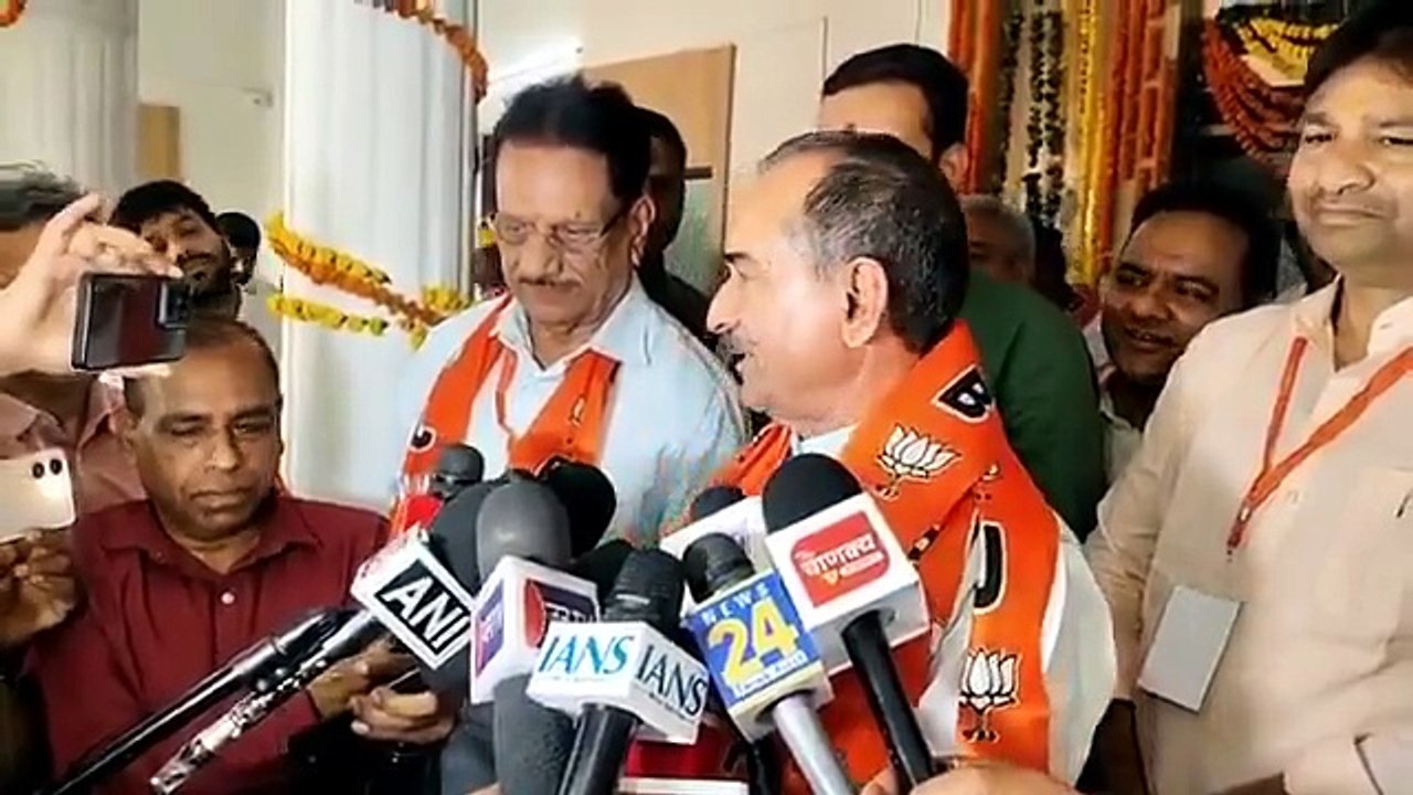 क्यों कहा गया पायलट को 'बहुरूपी'? राठौड़ का 'खुलासा'