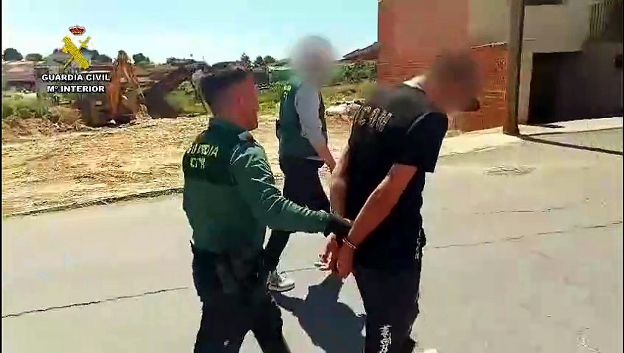 Seis detenidos por 22 robos de piezas de vehículos en Erustes