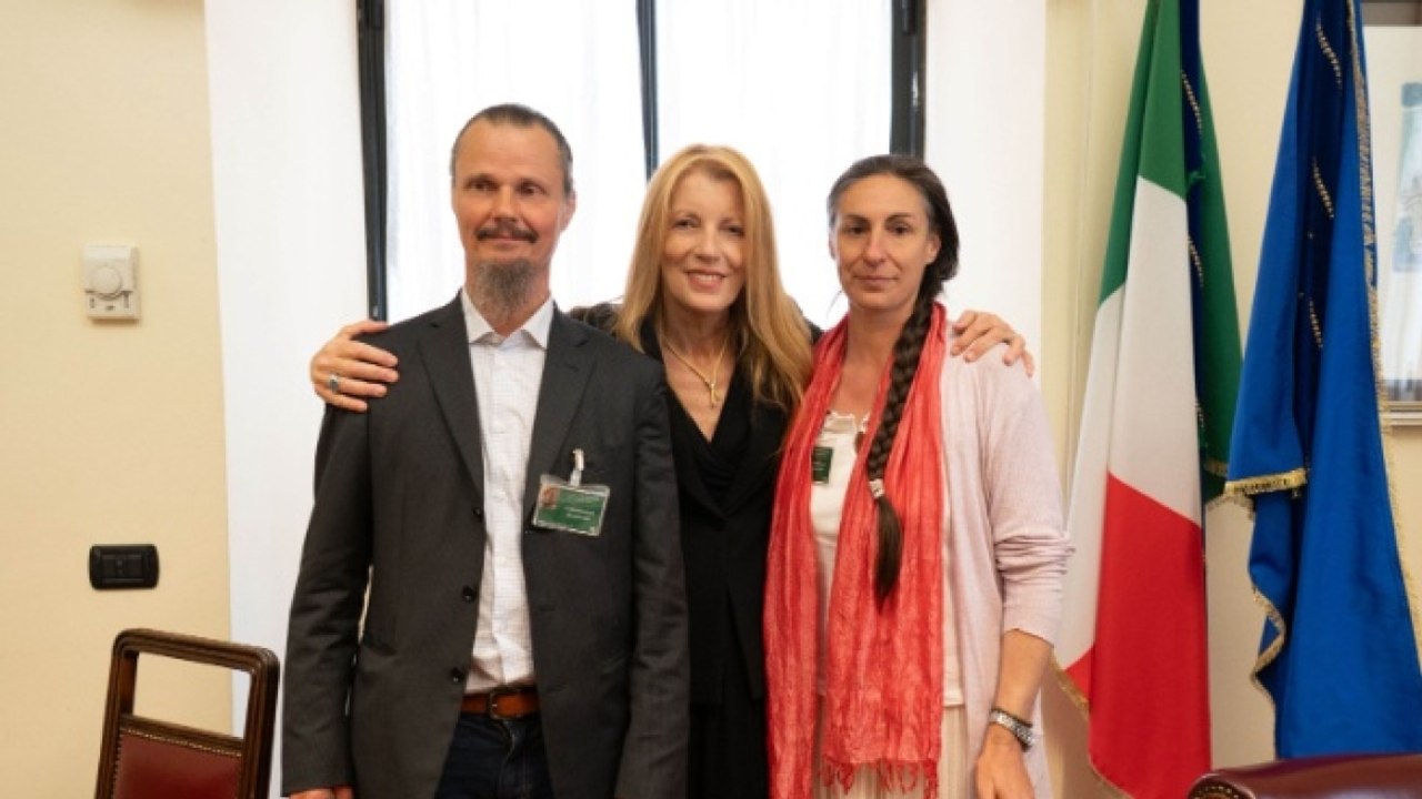 Michela Vittoria Brambilla e l'appello per la famiglia del bosco: «Non avrò pace finché i bambini non ritorneranno a casa»