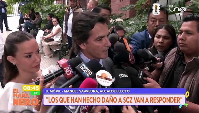 El alcalde electo de Santa Cruz, Manuel Saavedra, llega a la entrega de credenciales