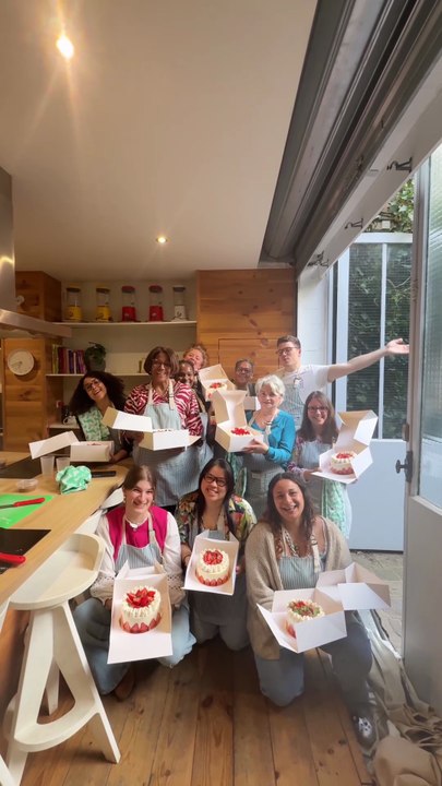 Atelier spécial Fraisier de Folie 🍓✨ | Cours de Pâtisserie Tous Niveaux à Paris