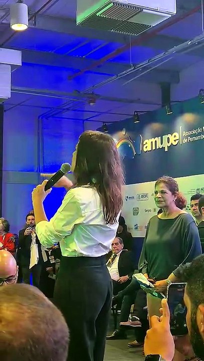 Raquel Lyra agradece aliados, fala em trabalhar por Pernambuco e afasta pauta da eleição em discurso enfático