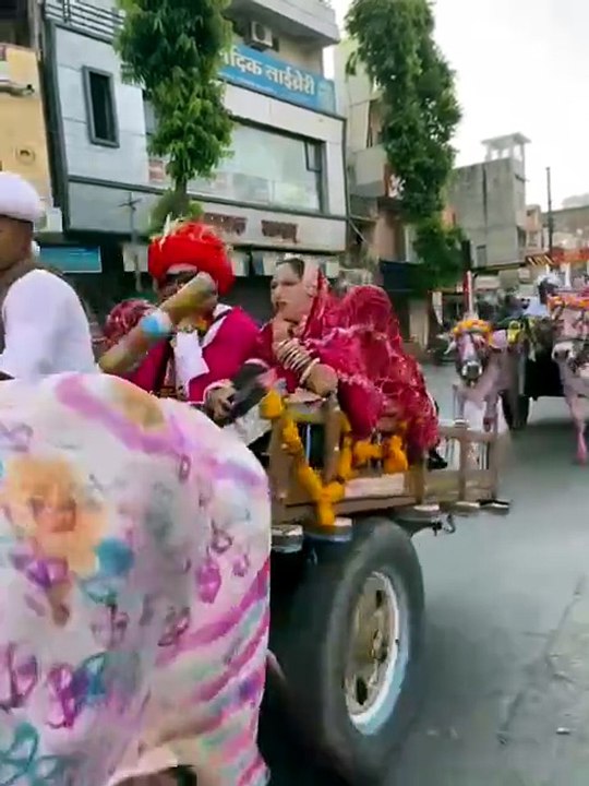 राजस्थान में बैलगाड़ी पर निकली बारात