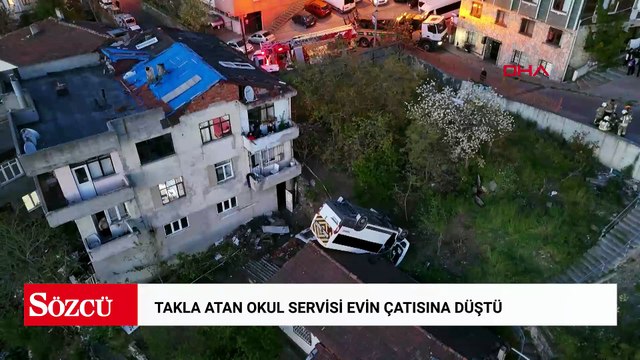 Kağıthane'de takla atan okul servisi evin çatısına düştü; araçta sıkışan şoför kurtarıldı