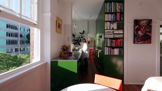 NEVER TOO SMALL: Colourful Art Deco Micro Apartment, Sydney 27sqm/290sqft