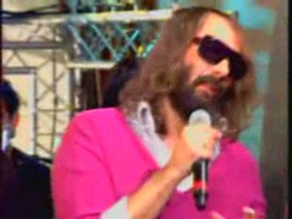 Sebastien Tellier "Divine" live @ Cauetivi (06/06/08)