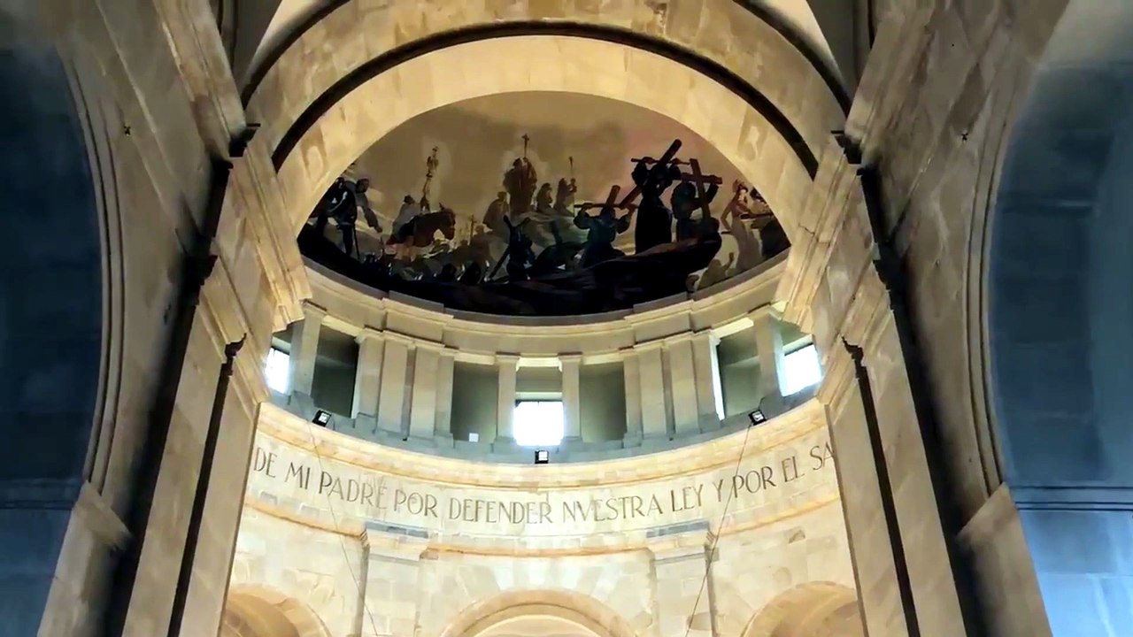 Interior del Monumento a los Caídos antes de la reforma