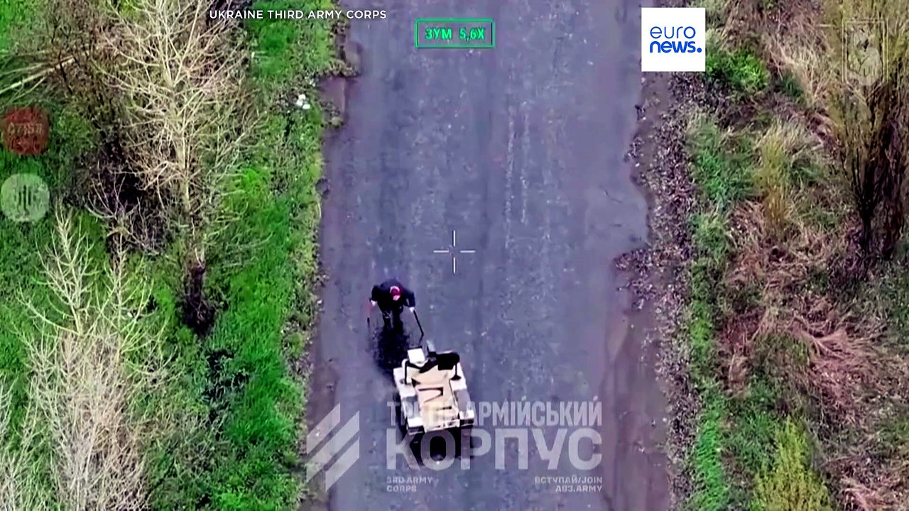 Autonomer Roboter rettet ältere Frau nahe Front in der Ukraine