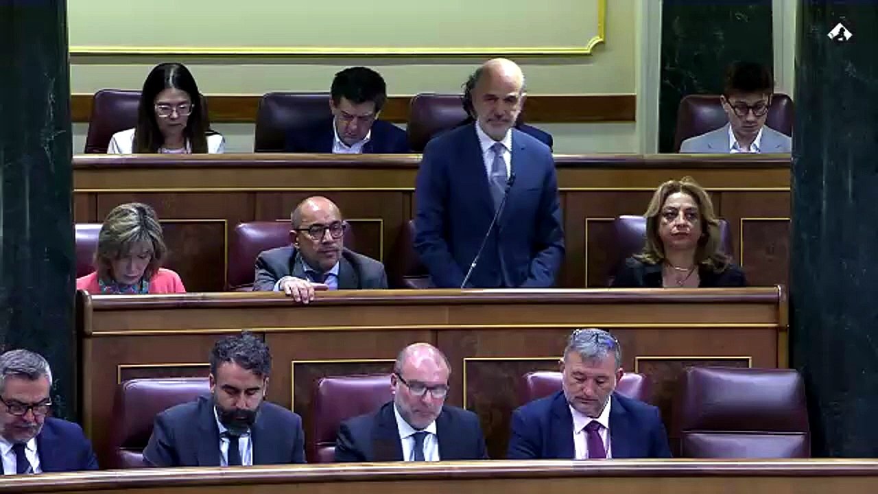 Un diputado de UPN hunde a Pedro Sánchez restregando en su cara toda su corrupción e inmundicia
