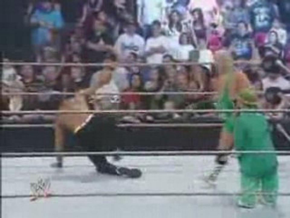 Estrada vs Hornswoggle, Finlay & Delaney - ECW 6/10/08