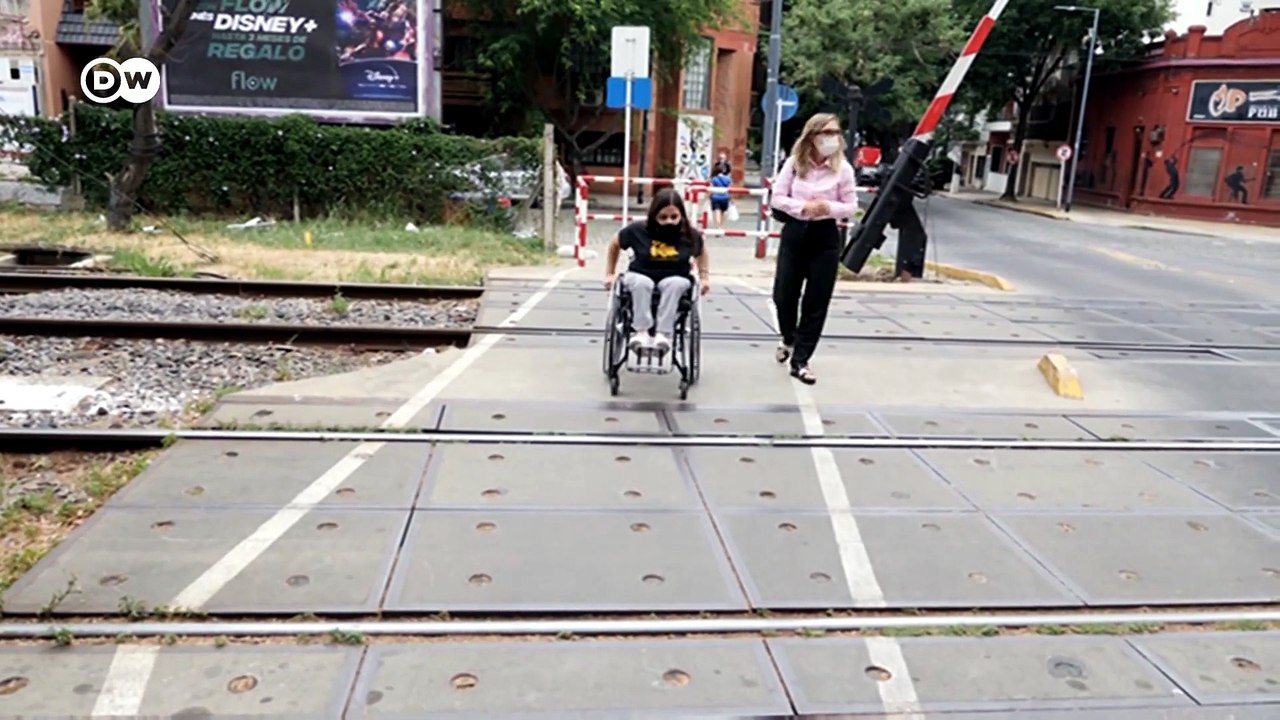 Falta de accesibilidad, el mayor desafío para las personas con discapacidad en Argentina