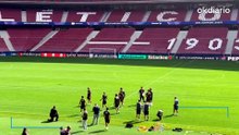 El césped del Metropolitano vuelve a estar en perfectas condiciones a pesar de las quejas desde Inglaterra