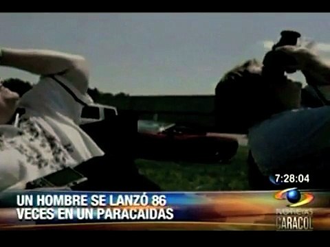 Un hombre saltó 86 veces en paracaídas durante 24 horas