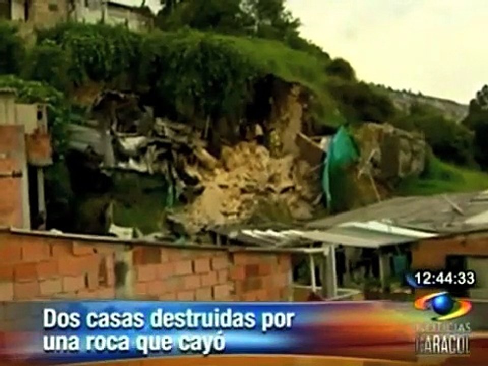 Roca destruye dos casas