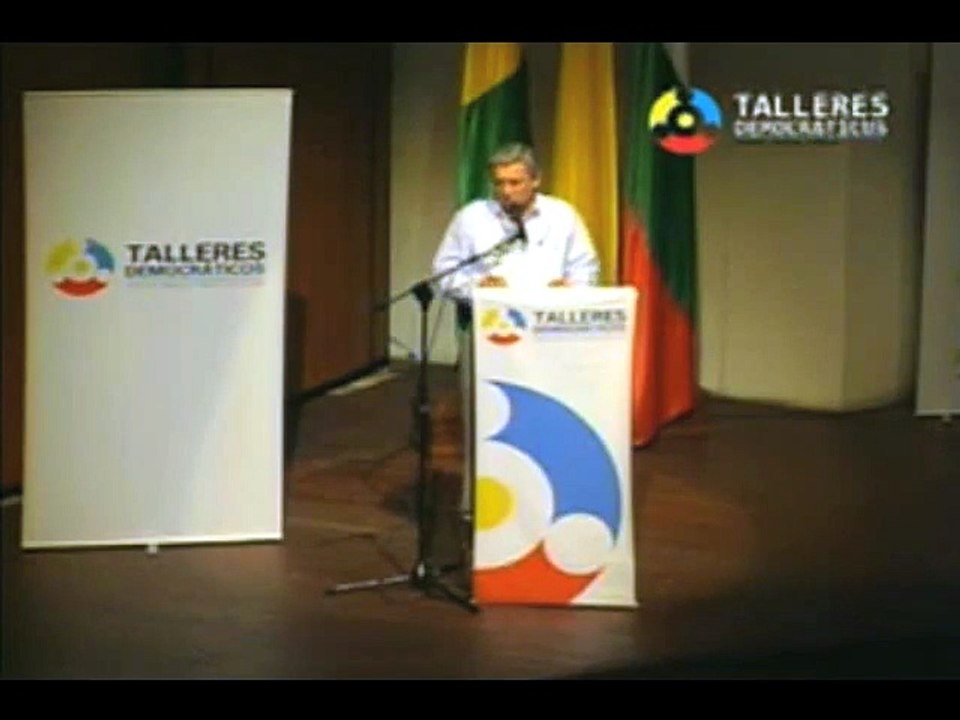 Uribe y su proceso por chuzadas...además habla de la corrupción