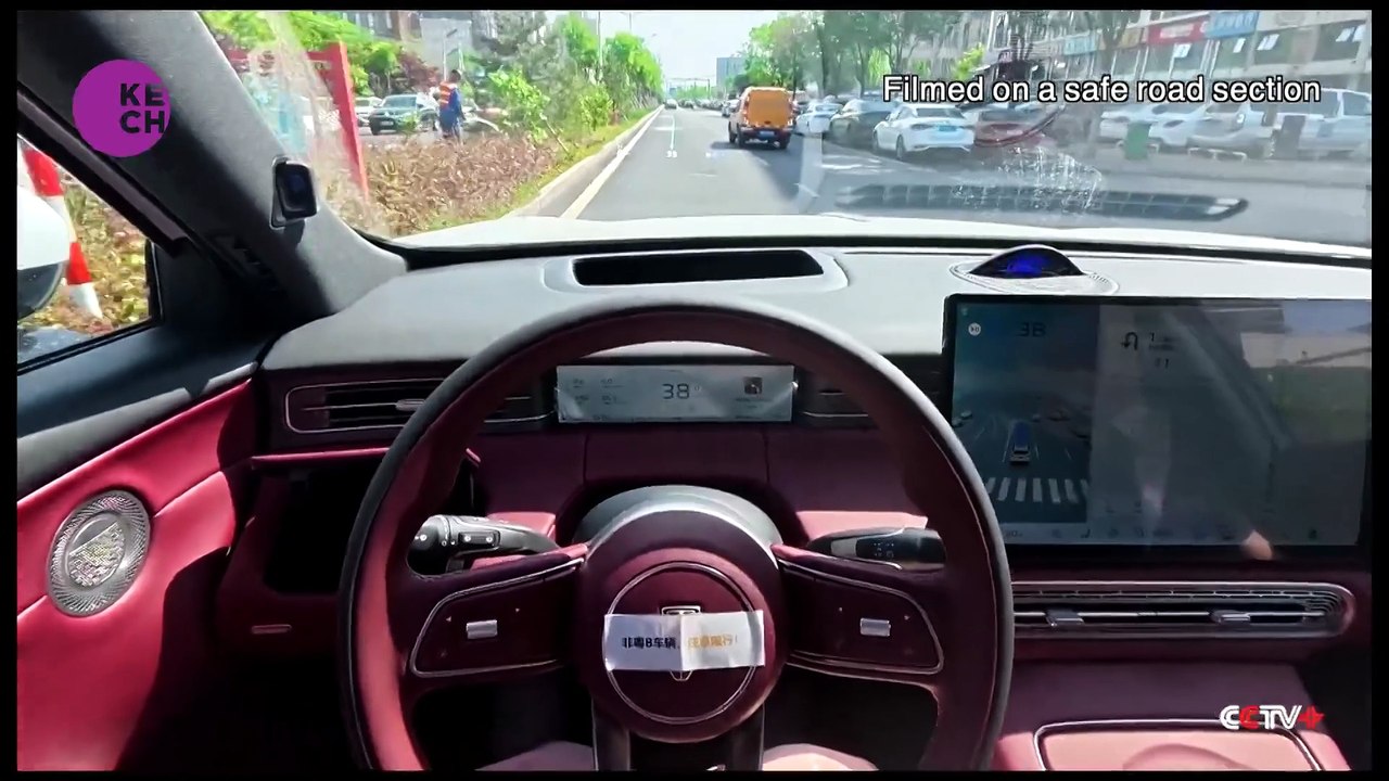 Intelligent driving takes the wheel at world's largest auto show in Beijing