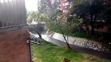 Por fuertes lluvias, dos personas son arrastradas en caño de Bogotá