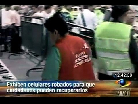 Entrega de celulares recuperados
