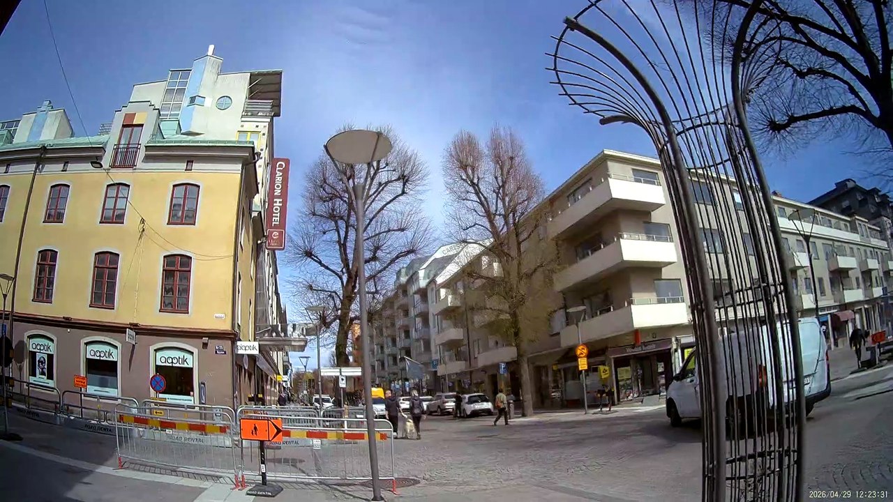 Cyklar till stan. Intersport på Vågengallerian lägger ner. Örebro 29 April 2026 Del 3