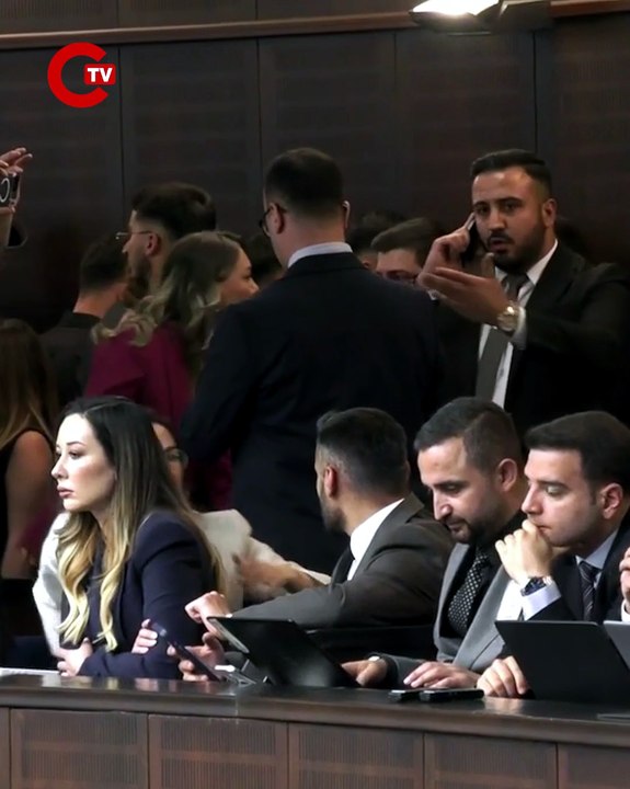 Ak Parti grup toplantısında gerilim