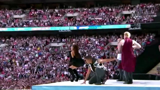 ARIANA GRANDE – Live — Problem (Live At Capital Summertime Ball 2015) - Ariana Grande ft. Iggy Azalea