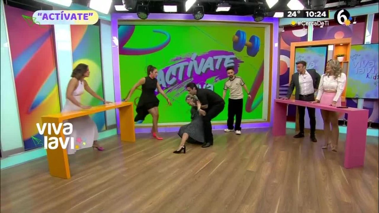 La Maestra Resurrección de desvanece en vivo