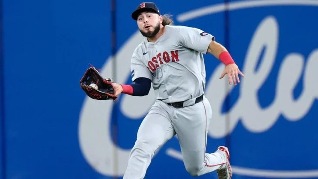 Wilyer Abreu realiza una gran jugada defensiva