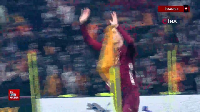 Galatasaray'dan stadyumda taraftara açık antrenman