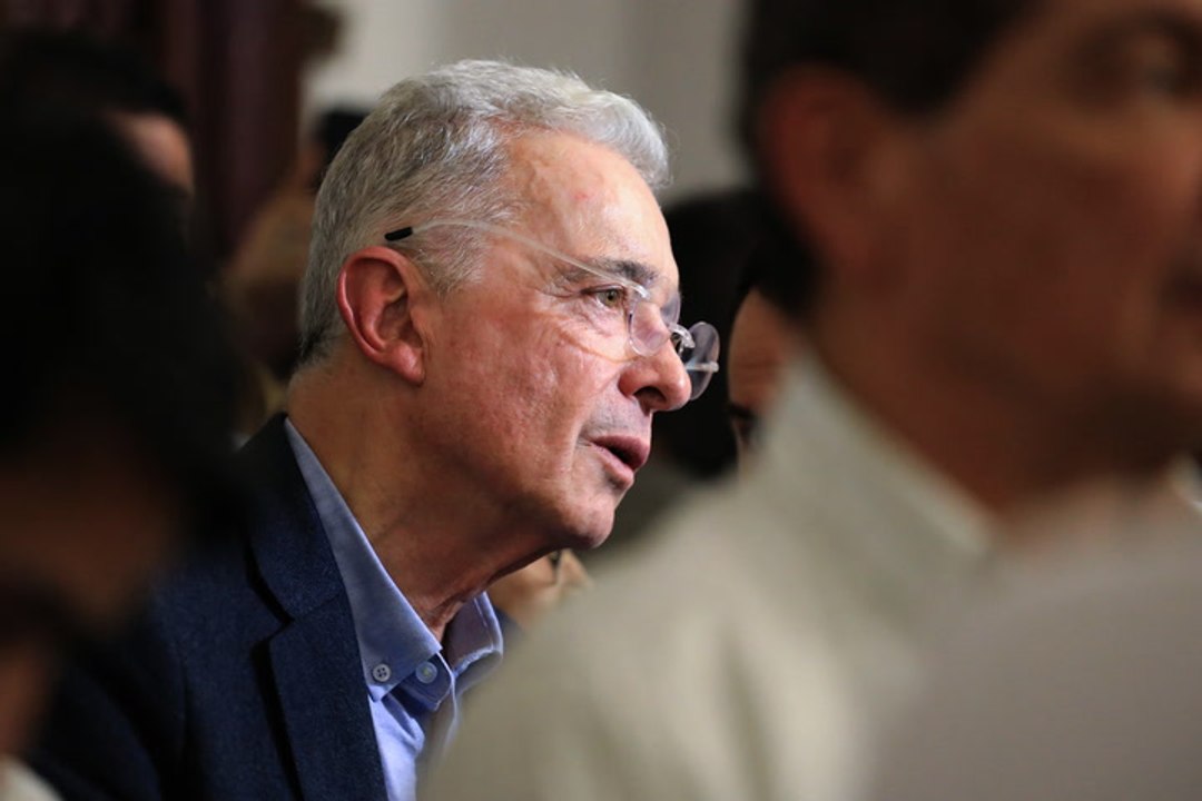 Expresidente Álvaro Uribe podría retirar al Centro Democrático de consulta presidencial
