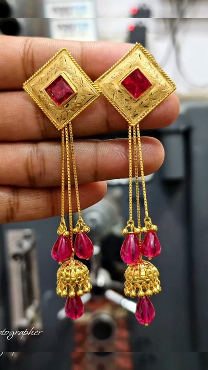 Gold earring under 5 Gram