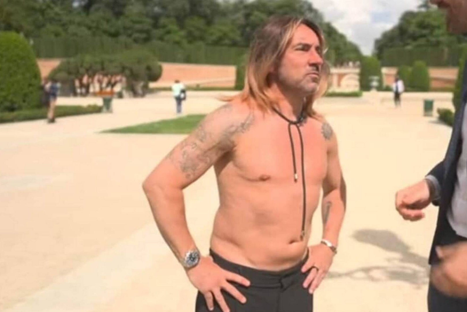 El doble cómico de Marcos Llorente: "No soy él... Me duelen los pies y tengo frío"