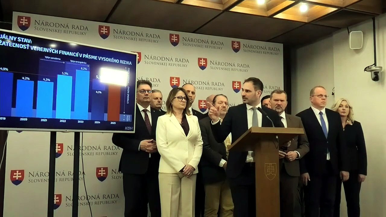 ZÁZNAM: KDH chce odvolať ministra financií, hovorí aj o páde vlády