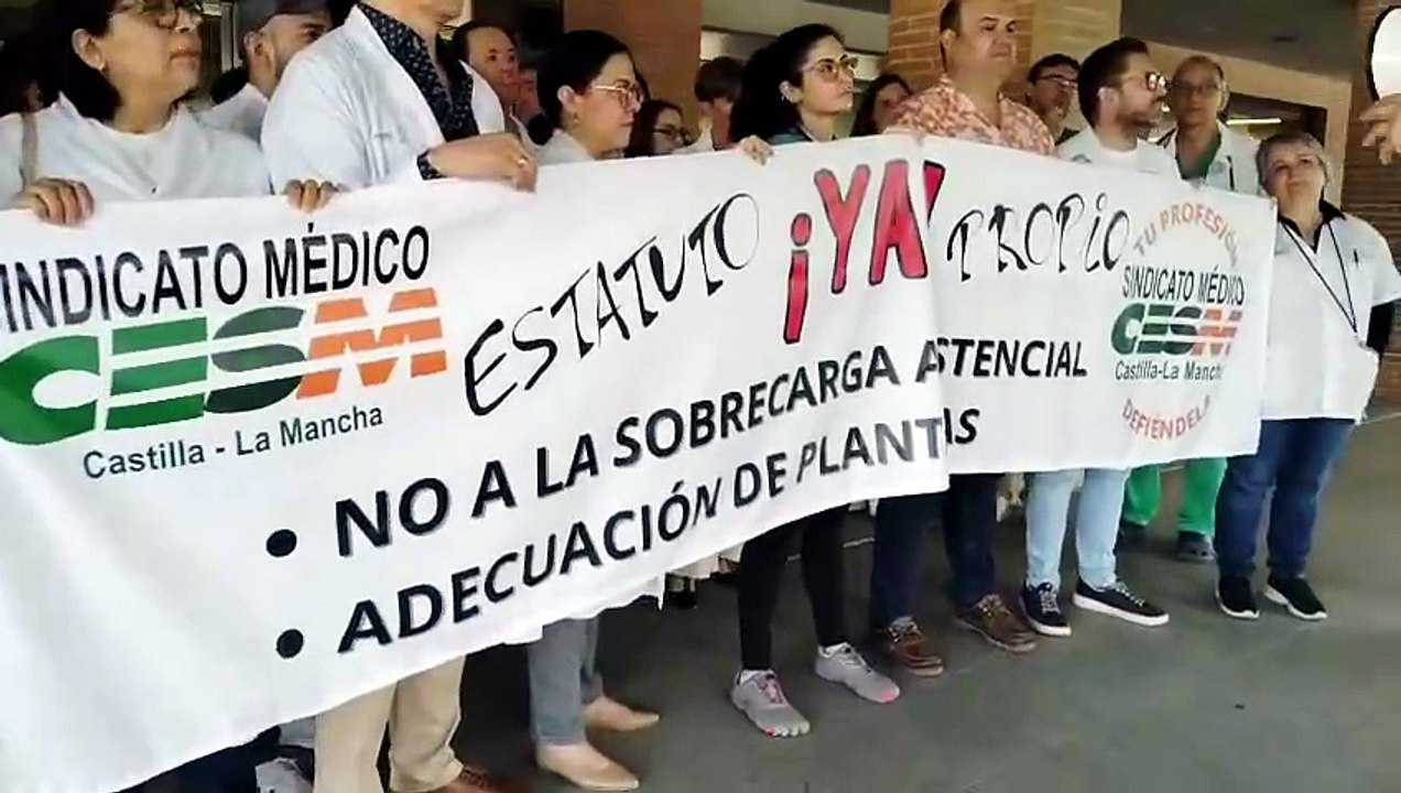 Concentración de médicos en el Hospital de Talavera.