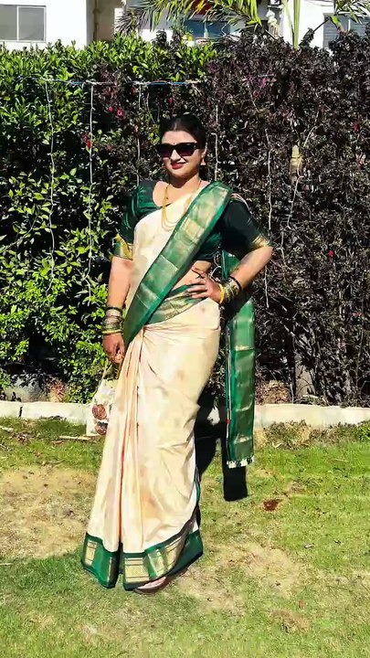 Pure silk Paithani Sarees Peacock Butta & Muniya Butta in India