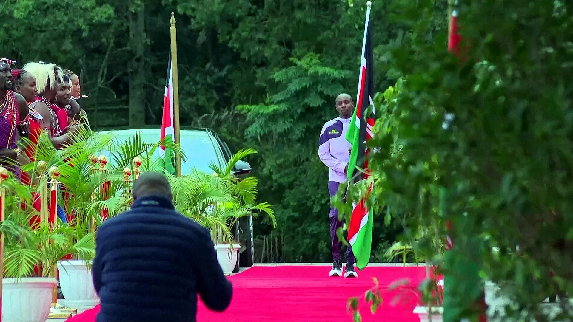 Sawe, recibido como un héroe en Kenia y premiado con un coche y 53.000 euros