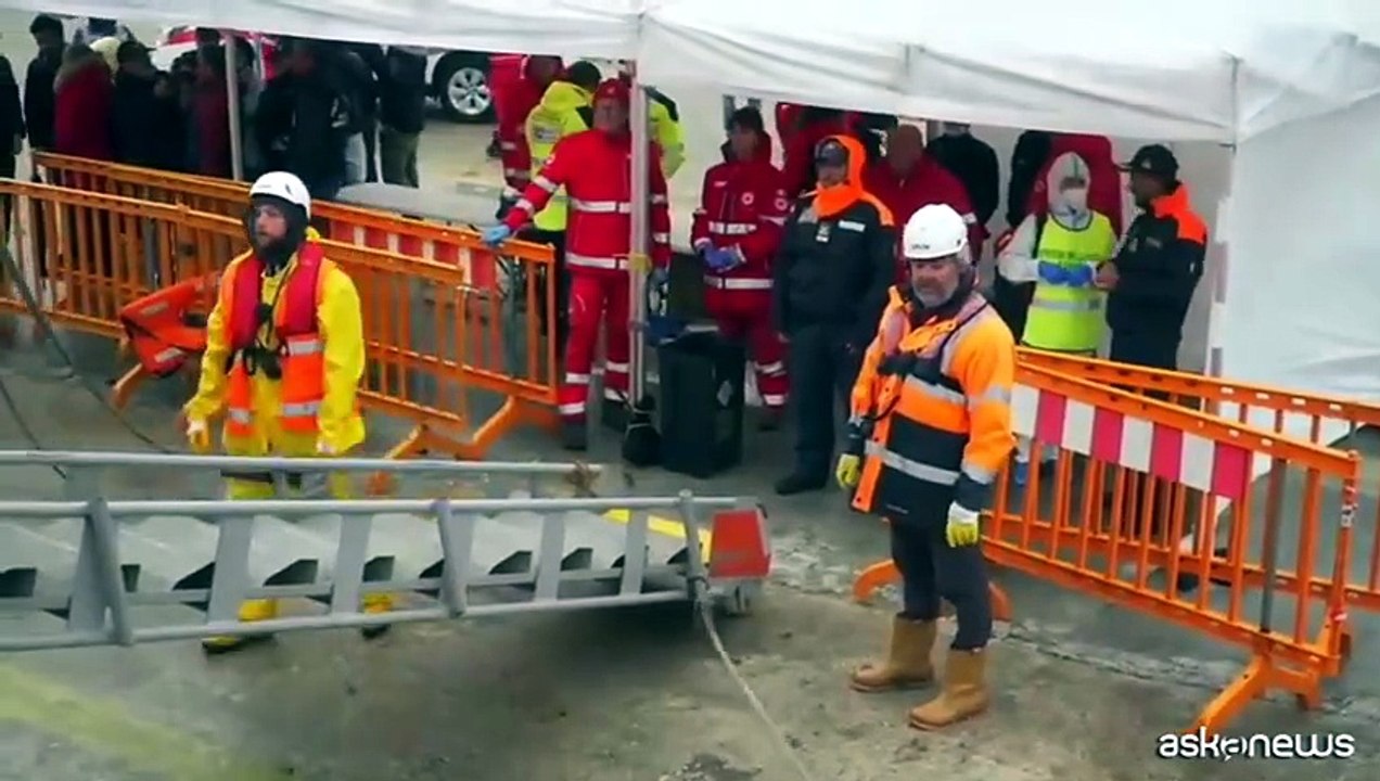 Emergency: lo sbarco a Ortona di 68 naufraghi salvati da Life Support