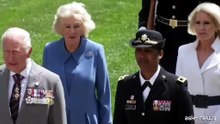 Re Carlo III rende omaggio ai caduti al cimitero di Arlington